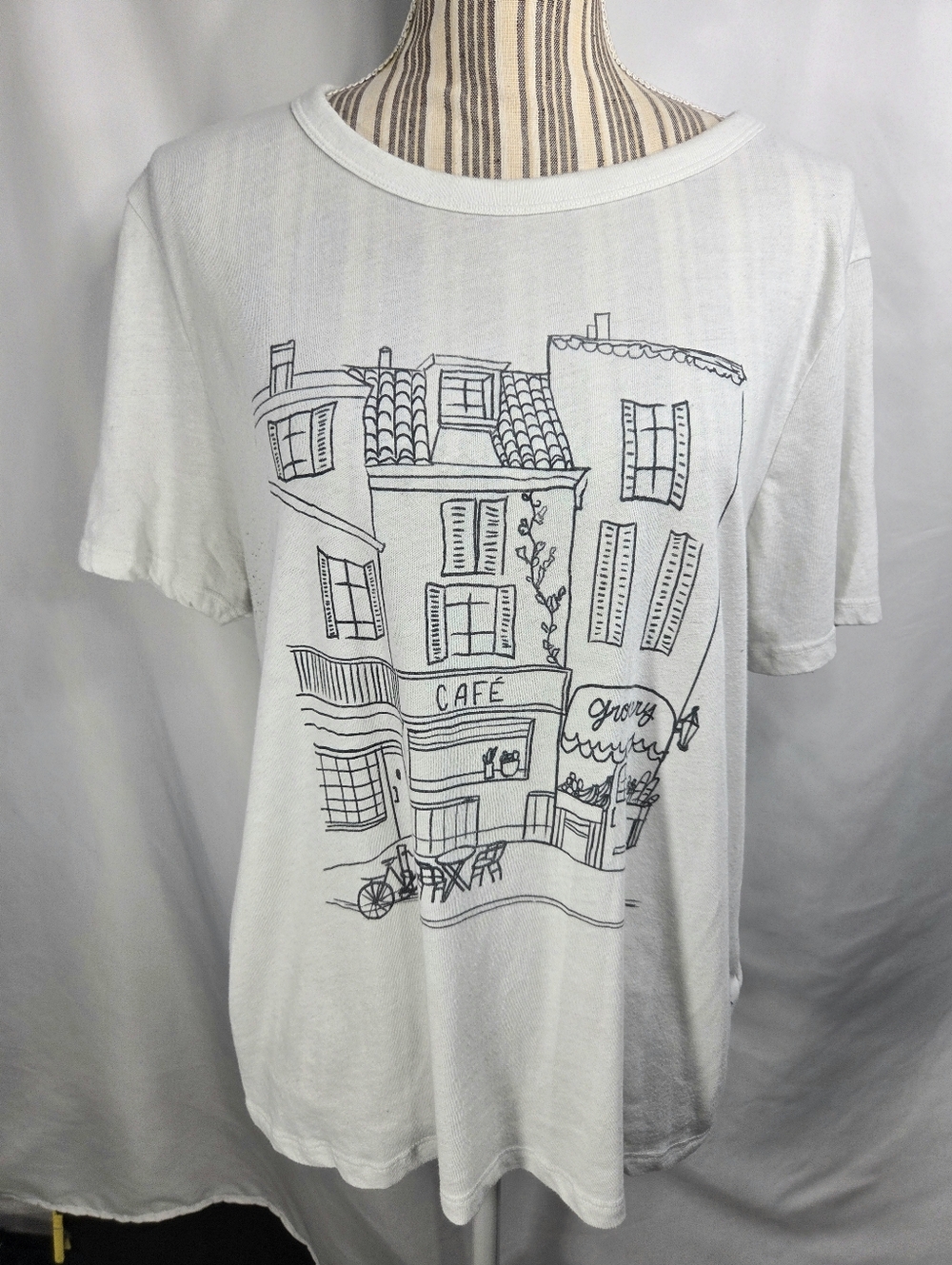 Old Navy White w/Black Line Art Of Cafe In the City Short Sleeve Tee Size Large